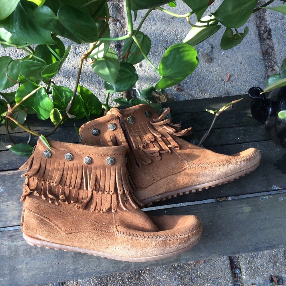 Minnetonka ankle booties❤️Genuine suede leather.